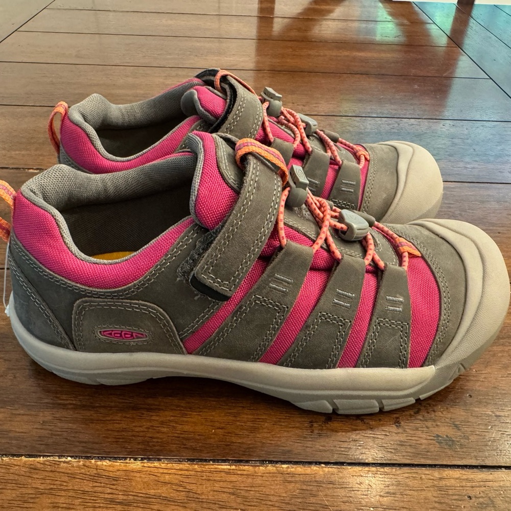 NWOT Keen Youth Sneakers in Pink and Gray